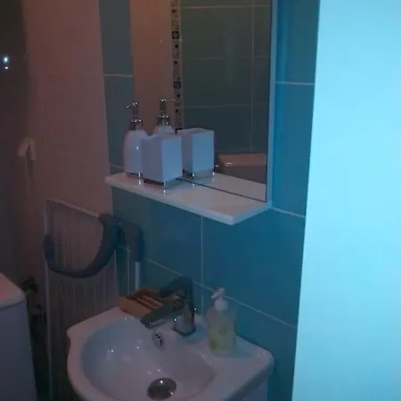 Doris Apartment Split