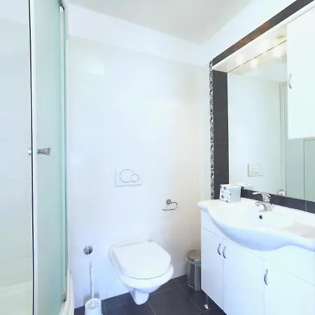 Doris Apartment