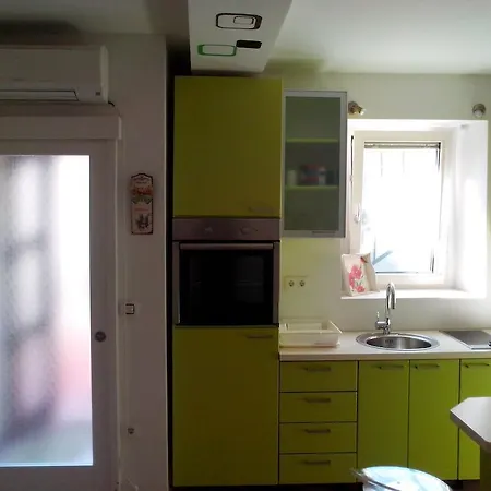 Διαμέρισμα Doris *